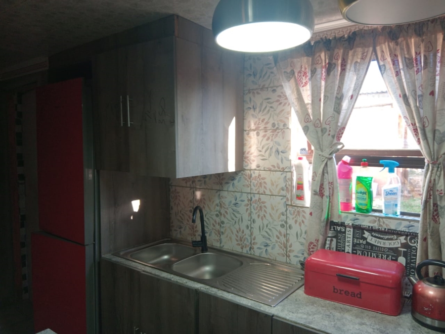 2 Bedroom Property for Sale in Kwa Nobuhle Eastern Cape
